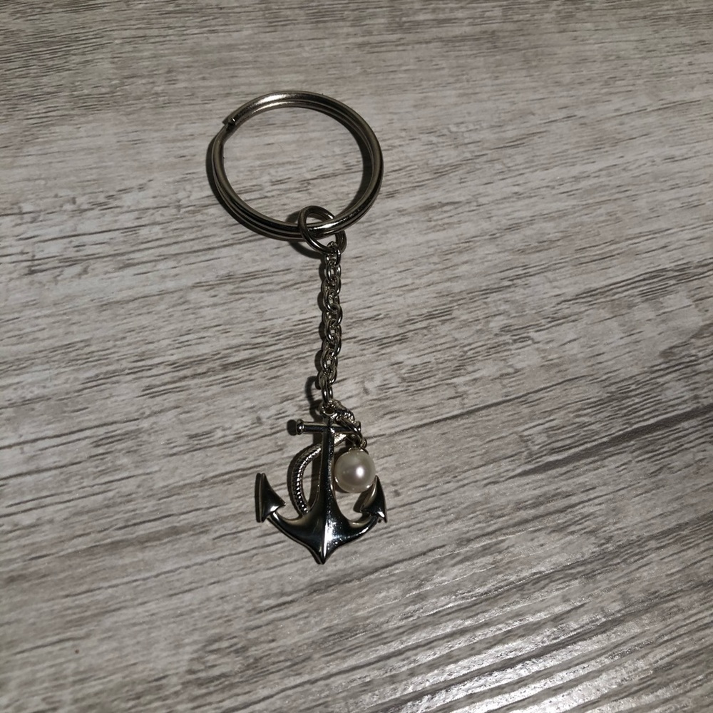 Vantel Pearls Keychain